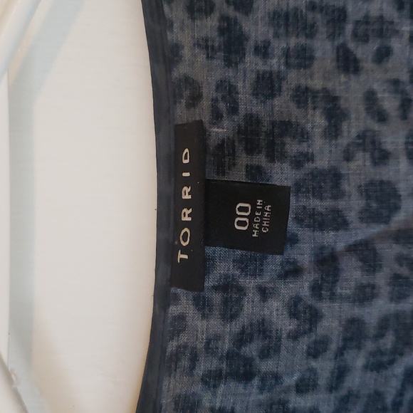 Torrid Blue Leopard Print Ruffle Dress with belt - Picture 2 of 3